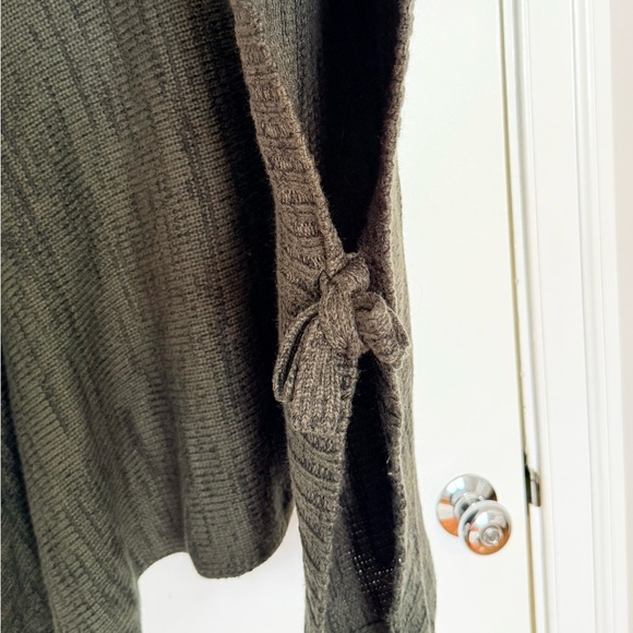 LOFT Knit Poncho - Picture 2 of 3